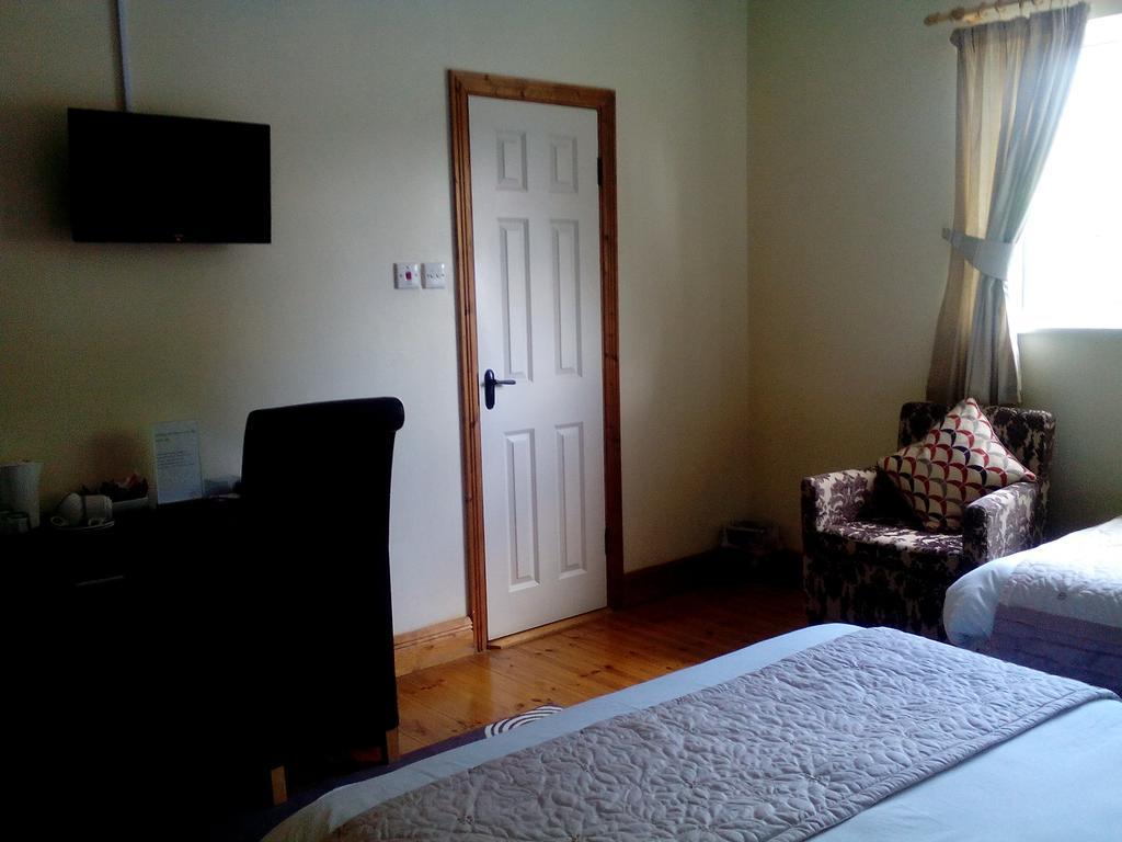 Deerpark Manor Bed And Breakfast 스윈포드 외부 사진