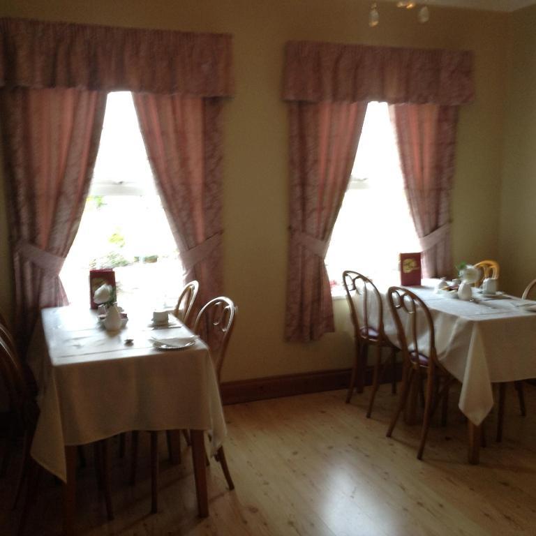 Deerpark Manor Bed And Breakfast 스윈포드 외부 사진