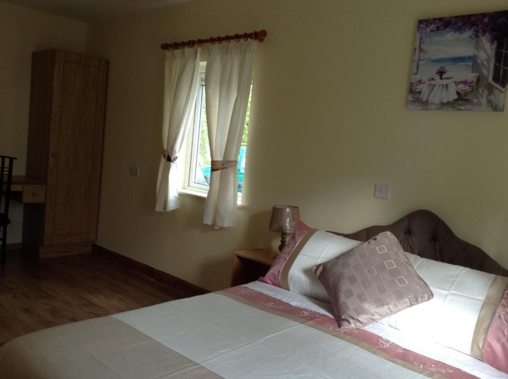 Deerpark Manor Bed And Breakfast 스윈포드 외부 사진